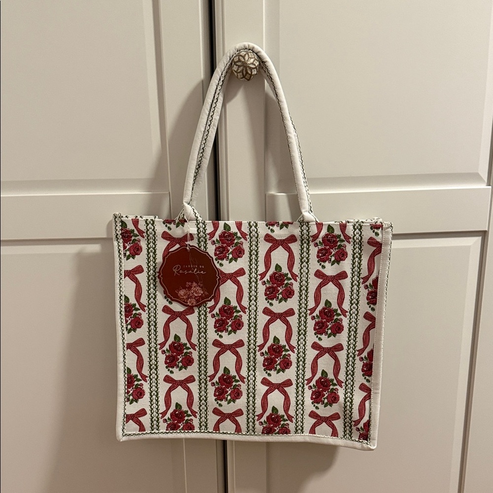 NWT Floral Patterned Tote Bag